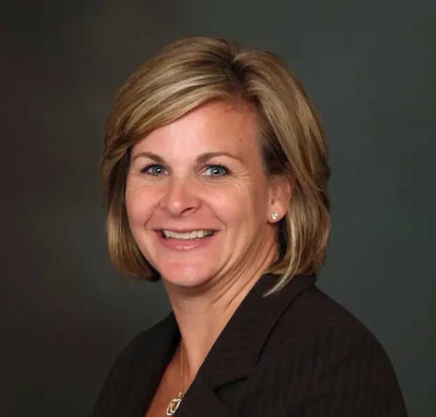 Dr. Sophie van der Berg